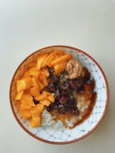 flor gaona, desayuno con avena, #healthyfood #comidasaludable#comesano #recetafaciles #recetasaanas #avena #avena #desayunofit #mango #chia